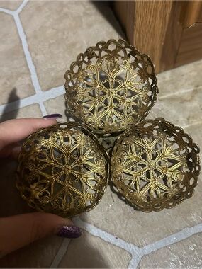 Vintage | Brass Colored Jewelry Holder
